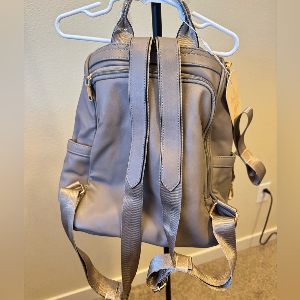 New Cluci Gray Leather Backpack - Picture 2 of 4